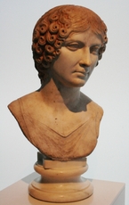 Frauenportrait-Marmor-Pompeji.jpg